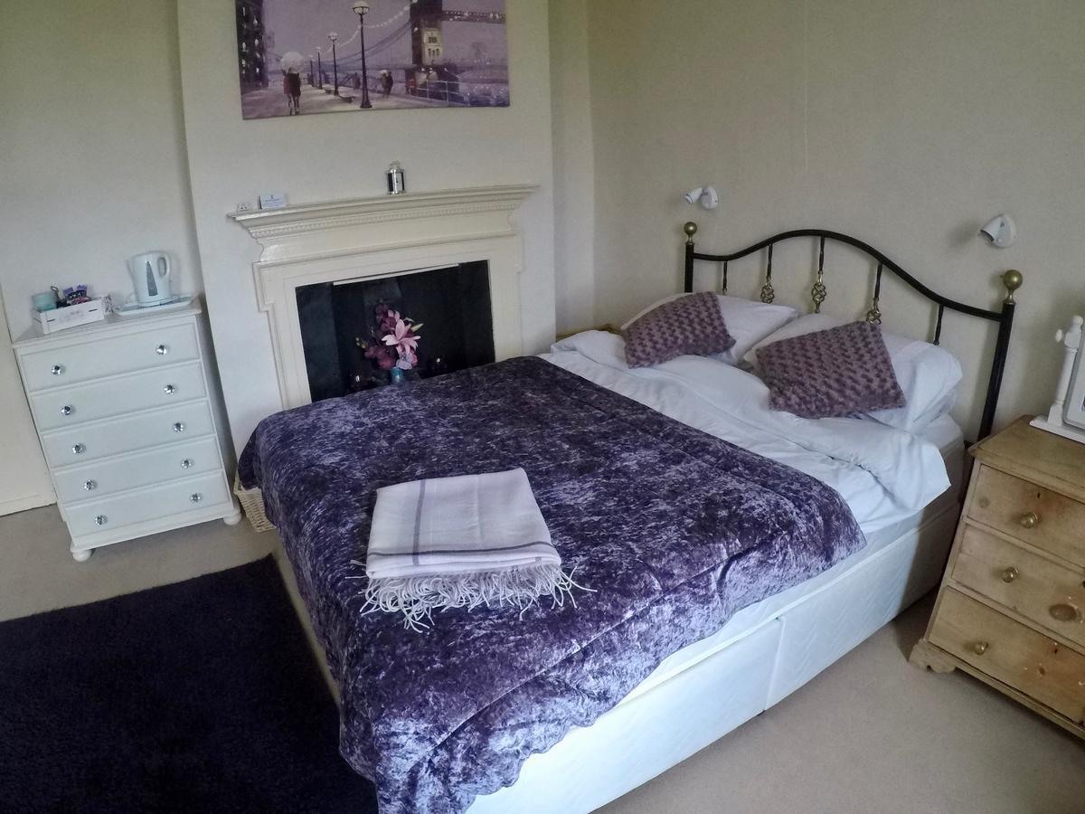 Whitchurch Farm Guesthouse 앨더민스터 외부 사진